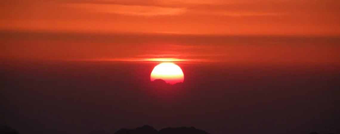 Wschód słońca na Górze Synaj