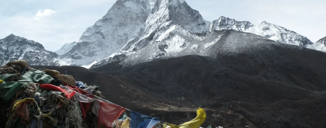 Widok na szczyty w Himalajach