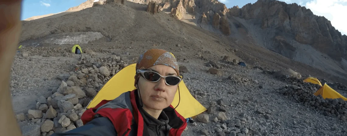 Widok na Kazbek w obozie głównym