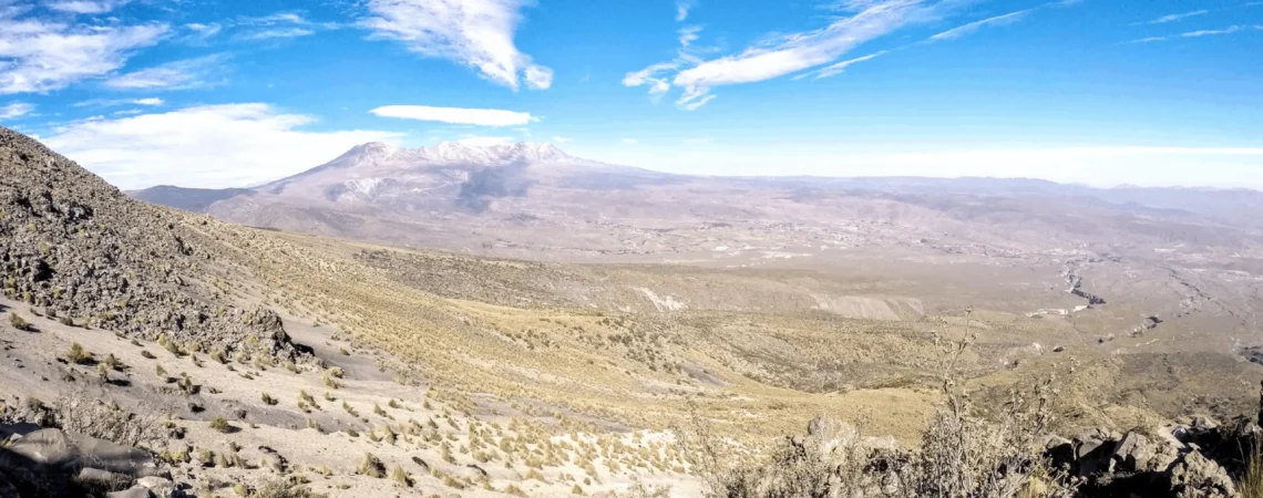 Widoki pod szczytem Misti